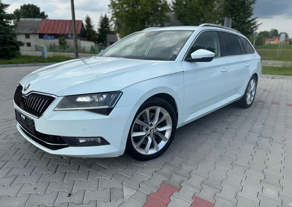 Skoda Superb 2.0 TSI 4x4 Sportline DSG - Універсал: фото 1 Skoda Superb 2.0 TSI 4x4 Sportline DSG - Універсал: фото 1
