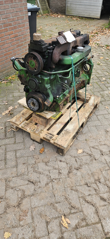 JOHN DEERE 4255 - Двигун: фото 2 JOHN DEERE 4255 - Двигун: фото 2