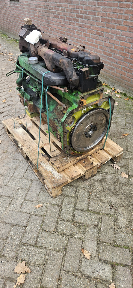 JOHN DEERE 4255 - Двигун: фото 3 JOHN DEERE 4255 - Двигун: фото 3