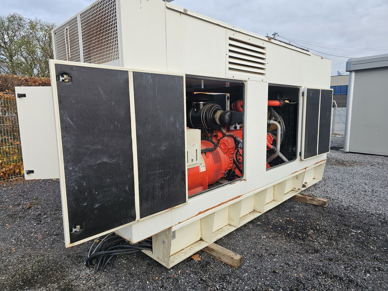 SCANIA 400KVA - Електричний генератор: фото 1 SCANIA 400KVA - Електричний генератор: фото 1