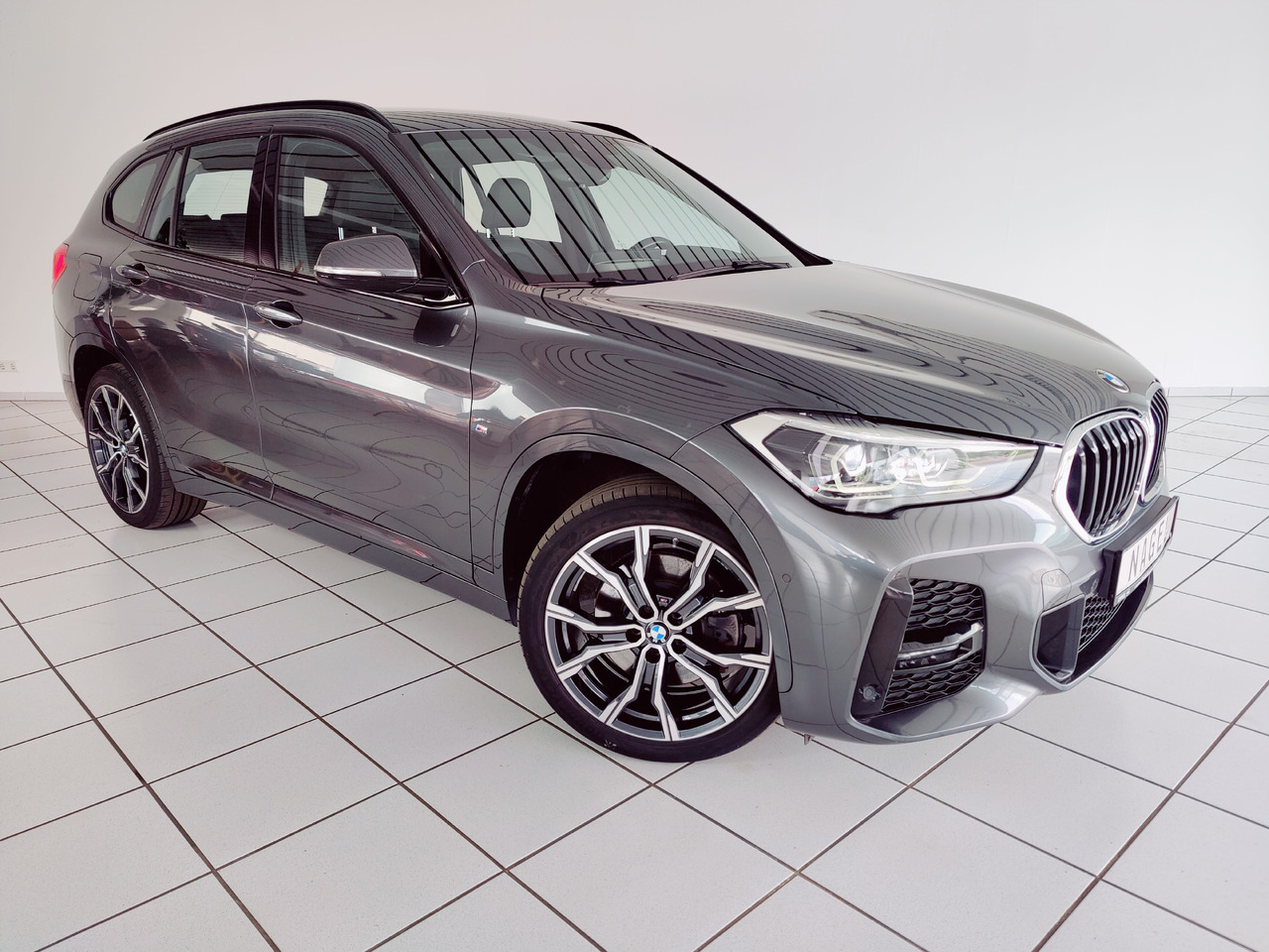 BMW X1 xDrive 20 d M Sport Navi Ambiente PDC SHZ Apple Android - Позашляховик: фото 3 BMW X1 xDrive 20 d M Sport Navi Ambiente PDC SHZ Apple Android - Позашляховик: фото 3