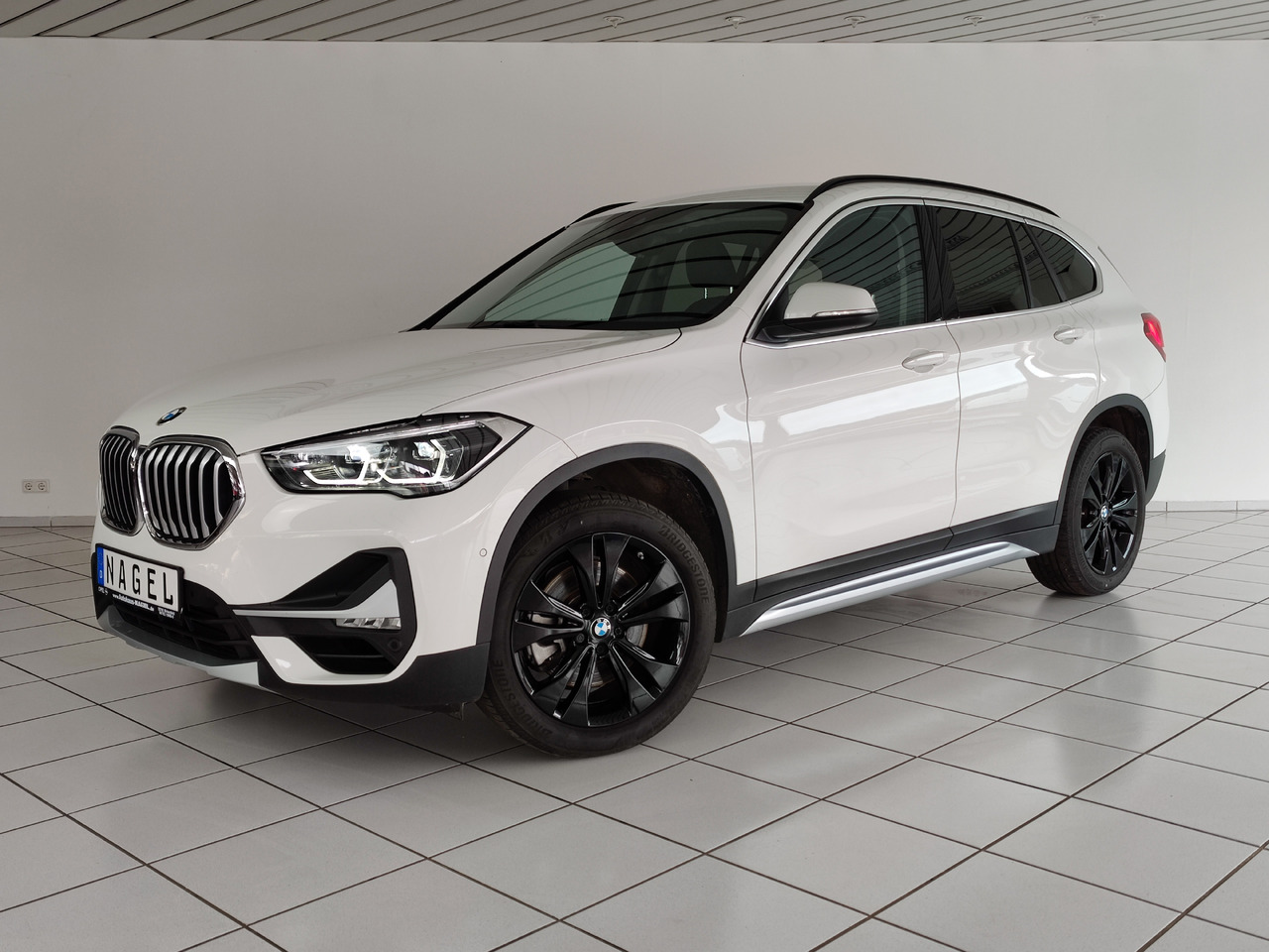 BMW X1 xDrive 20 i xLine Navi Rükam Leder DAB - Позашляховик: фото 1 BMW X1 xDrive 20 i xLine Navi Rükam Leder DAB - Позашляховик: фото 1