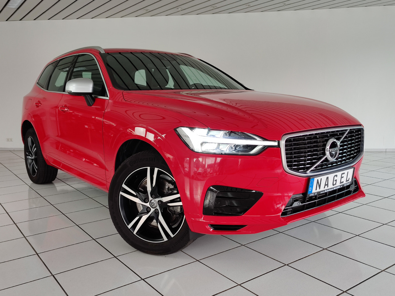Volvo XC60 R Design AWD 228kW 360°Kam Pano Head-Up CD Apple - Позашляховик: фото 3 Volvo XC60 R Design AWD 228kW 360°Kam Pano Head-Up CD Apple - Позашляховик: фото 3