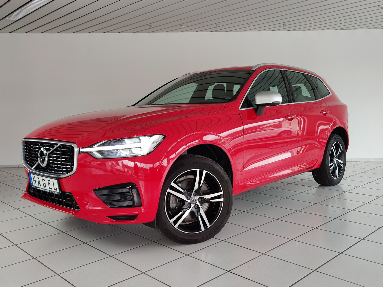 Volvo XC60 R Design AWD 228kW 360°Kam Pano Head-Up CD Apple - Позашляховик: фото 1 Volvo XC60 R Design AWD 228kW 360°Kam Pano Head-Up CD Apple - Позашляховик: фото 1