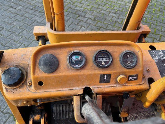 Komatsu KOMATSU - Навантажувач вилковий: фото 5 Komatsu KOMATSU - Навантажувач вилковий: фото 5