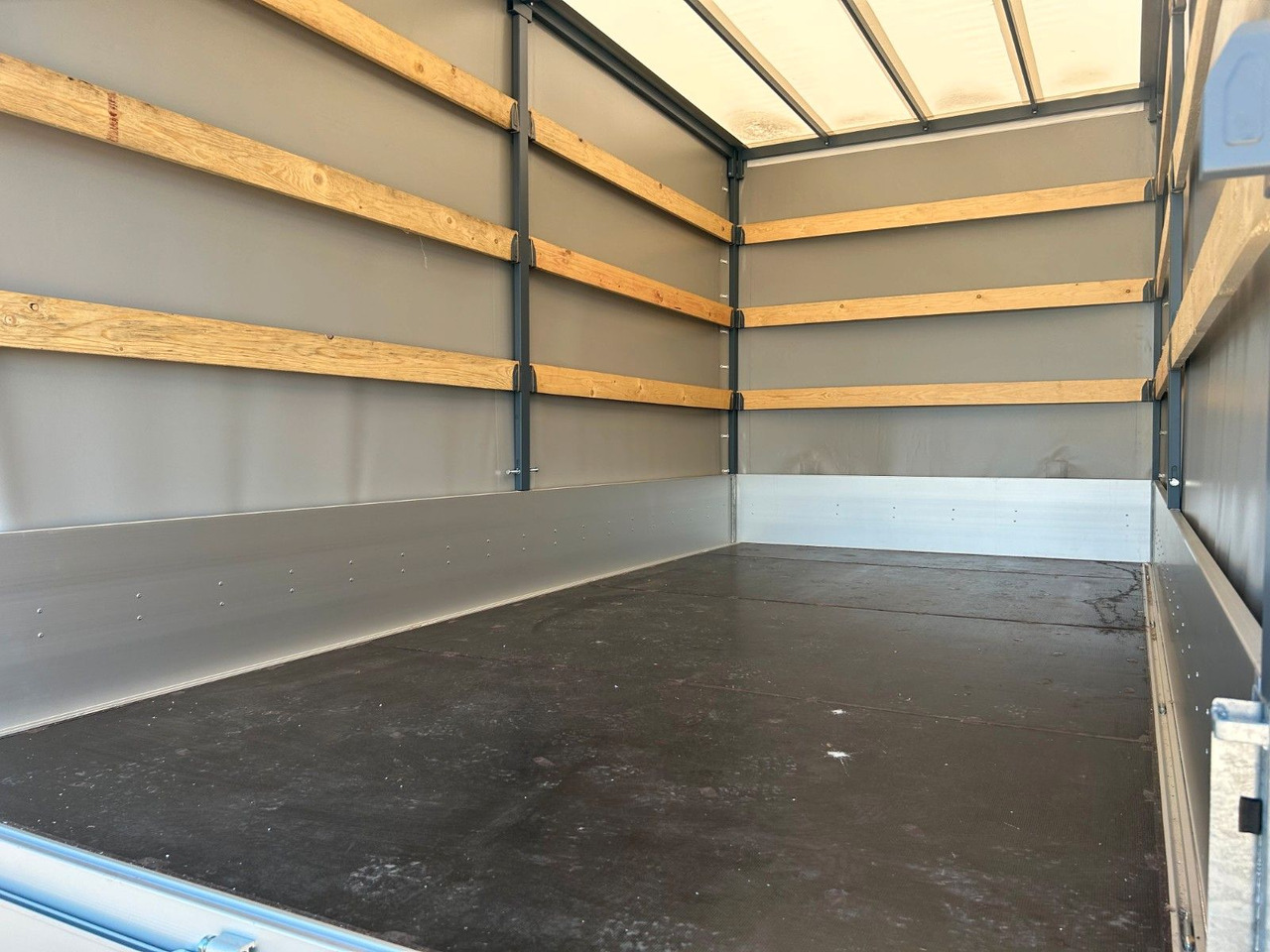 Fiat DUCATO XLWB MAXI Pritsche+Plane - Тентований фургон: фото 5 Fiat DUCATO XLWB MAXI Pritsche+Plane - Тентований фургон: фото 5