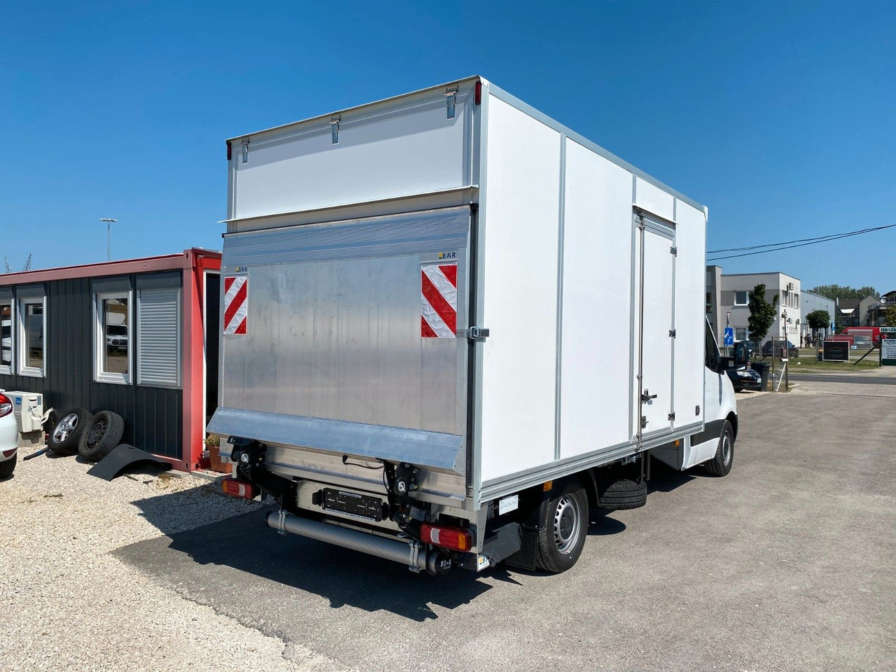 Mercedes-Benz Sprinter 317 Koffer+LBW - Фургон з закритим кузовом: фото 5 Mercedes-Benz Sprinter 317 Koffer+LBW - Фургон з закритим кузовом: фото 5