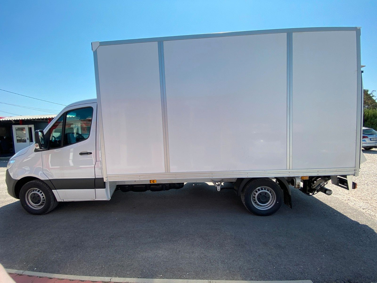 Mercedes-Benz Sprinter 317 Koffer+LBW - Фургон з закритим кузовом: фото 3 Mercedes-Benz Sprinter 317 Koffer+LBW - Фургон з закритим кузовом: фото 3