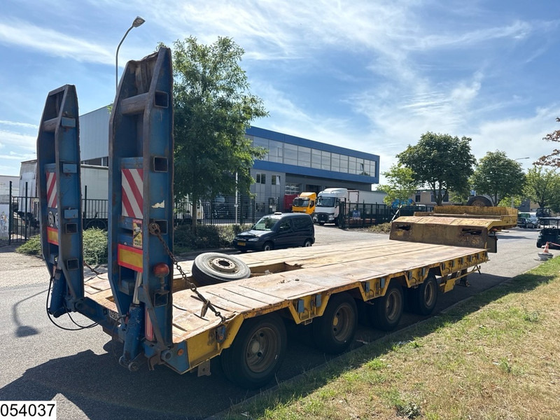 ACTM Lowbed 70.000 KG, 2,5mtr + 2x 0,35 mtr - Низькорамна платформа напівпричіп: фото 3 ACTM Lowbed 70.000 KG, 2,5mtr + 2x 0,35 mtr - Низькорамна платформа напівпричіп: фото 3