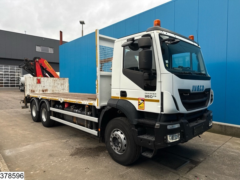 Iveco Trakker 360 6X4, EURO 6, Palfinger, Remote, Steel suspension - Бортова вантажівка/ Платформа, Вантажівка з маніпулятором: фото 3 Iveco Trakker 360 6X4, EURO 6, Palfinger, Remote, Steel suspension - Бортова вантажівка/ Платформа, Вантажівка з маніпулятором: фото 3