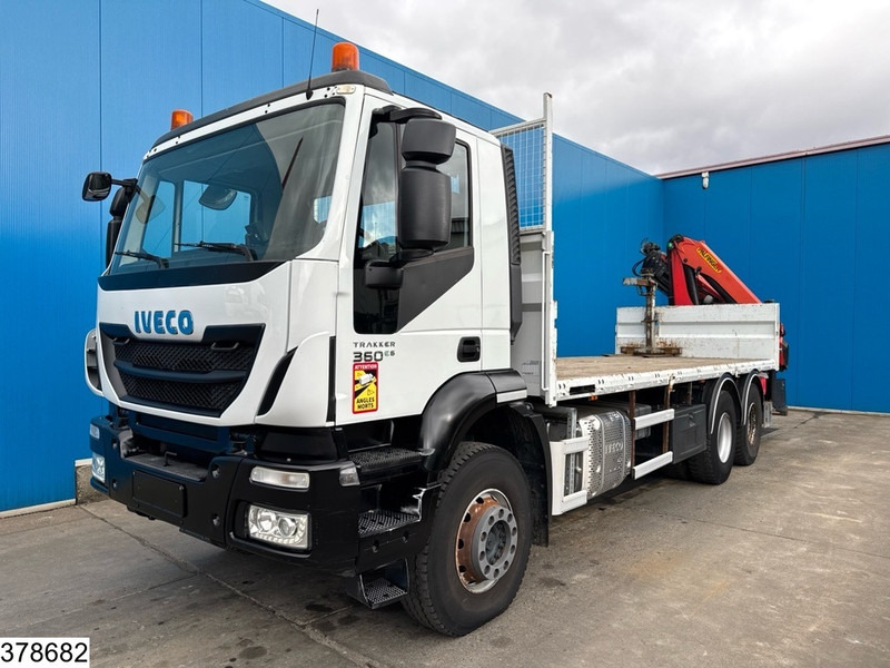 Iveco Trakker 360 6x4, EURO 6. Palfinger, Remote - Бортова вантажівка/ Платформа, Вантажівка з маніпулятором: фото 2 Iveco Trakker 360 6x4, EURO 6. Palfinger, Remote - Бортова вантажівка/ Платформа, Вантажівка з маніпулятором: фото 2