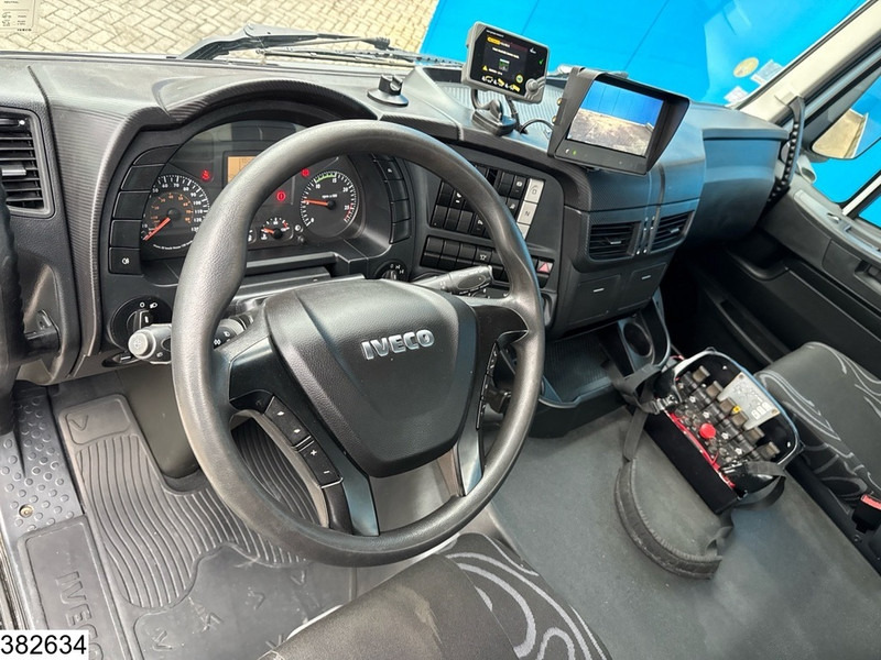 Iveco Trakker 410 6x4, EURO 6, Palfinger, Remote, Steel suspenion - Бортова вантажівка/ Платформа, Вантажівка з маніпулятором: фото 5 Iveco Trakker 410 6x4, EURO 6, Palfinger, Remote, Steel suspenion - Бортова вантажівка/ Платформа, Вантажівка з маніпулятором: фото 5