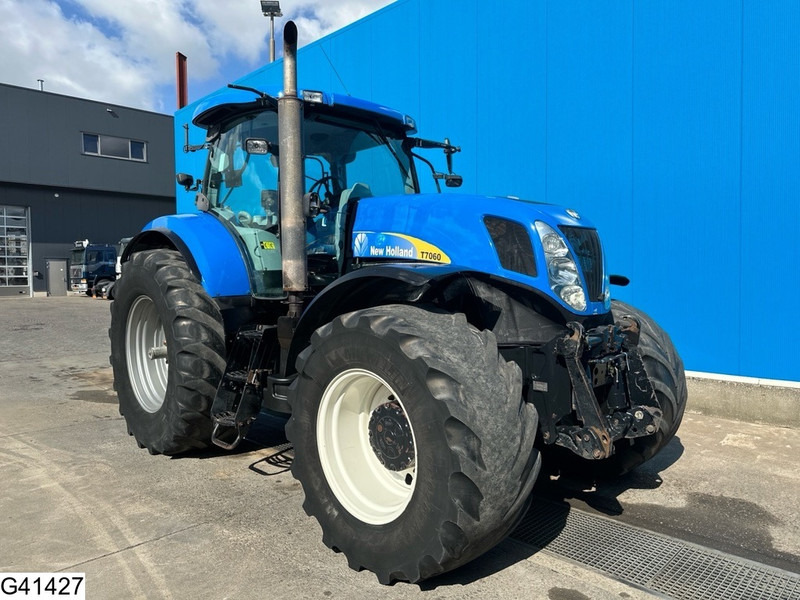 New Holland T 7060 T 7060 - Трактор: фото 3 New Holland T 7060 T 7060 - Трактор: фото 3