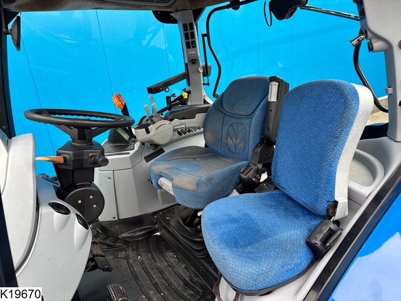 New Holland T6080 - Трактор: фото 5 New Holland T6080 - Трактор: фото 5