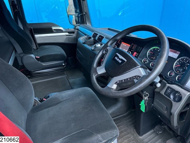 Interior photo 1: Тягач MAN TGX 24 440 6x2, EURO 6, RHD, ADR, Hydraulic