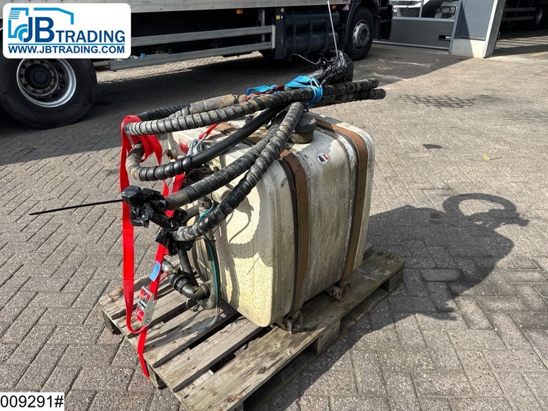 Universeel Pump, tank and hydraulic hoses - Гідравлічний бак в категорії Вантажівки: фото 1 Universeel Pump, tank and hydraulic hoses - Гідравлічний бак в категорії Вантажівки: фото 1