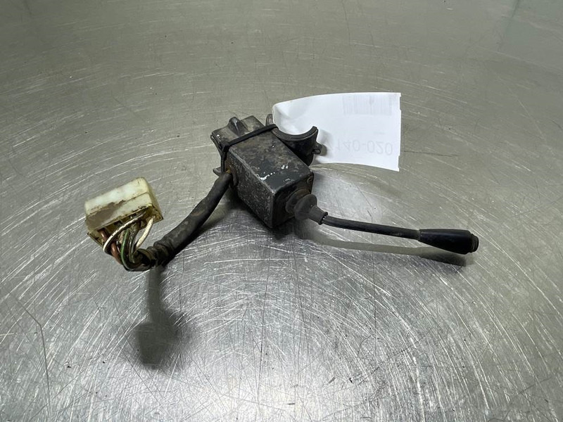 Ahlmann AZ14-4117475A-Steer col switch/Lenkstockschalter - Електрична система в категорії Будівельна техніка: фото 1 Ahlmann AZ14-4117475A-Steer col switch/Lenkstockschalter - Електрична система в категорії Будівельна техніка: фото 1