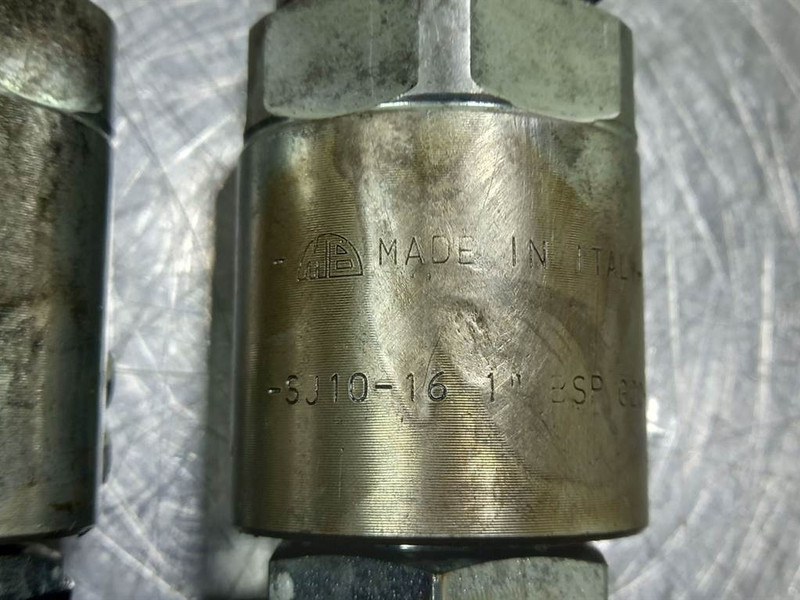 Ahlmann AZ6-4126621C-Rotary coupling/Drehverschraubung - Гідравліка в категорії Будівельна техніка: фото 4 Ahlmann AZ6-4126621C-Rotary coupling/Drehverschraubung - Гідравліка в категорії Будівельна техніка: фото 4