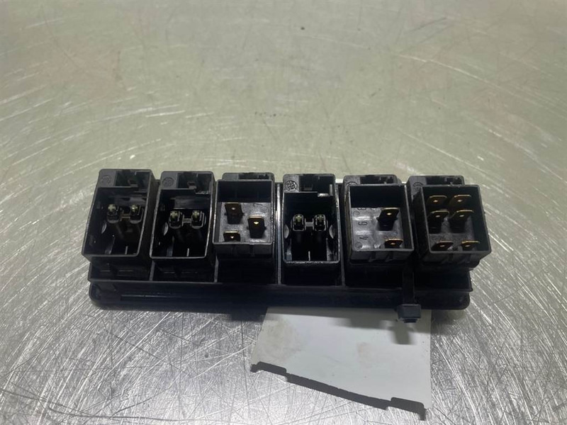 Ahlmann AZ6 - Switch/Schalter/Schakelaars - Електрична система в категорії Будівельна техніка: фото 4 Ahlmann AZ6 - Switch/Schalter/Schakelaars - Електрична система в категорії Будівельна техніка: фото 4