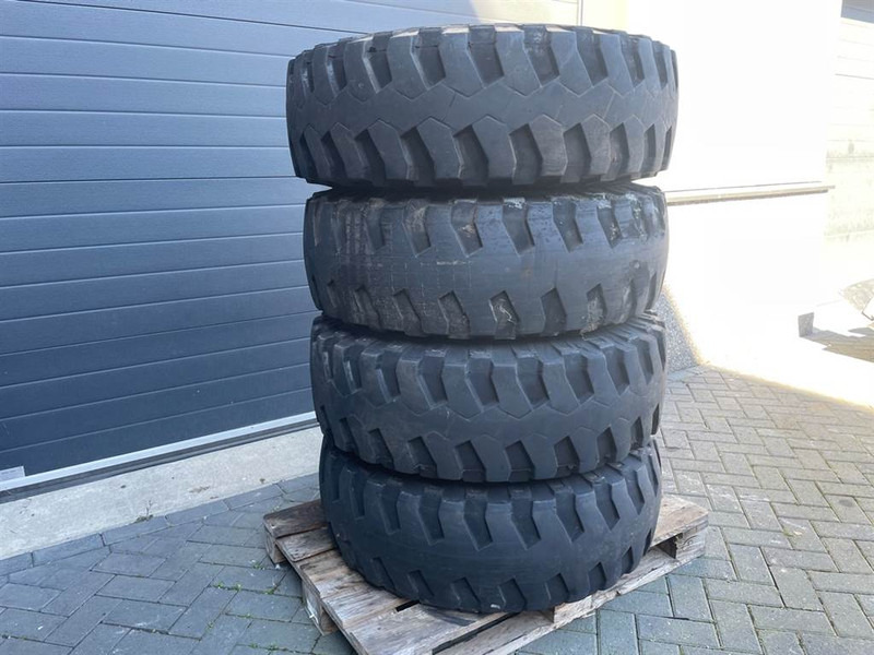 Atlas AR65-Michelin 335/80R20 (12.5R20)-Tire/Reifen/Band - Шини і диски в категорії Будівельна техніка: фото 3 Atlas AR65-Michelin 335/80R20 (12.5R20)-Tire/Reifen/Band - Шини і диски в категорії Будівельна техніка: фото 3