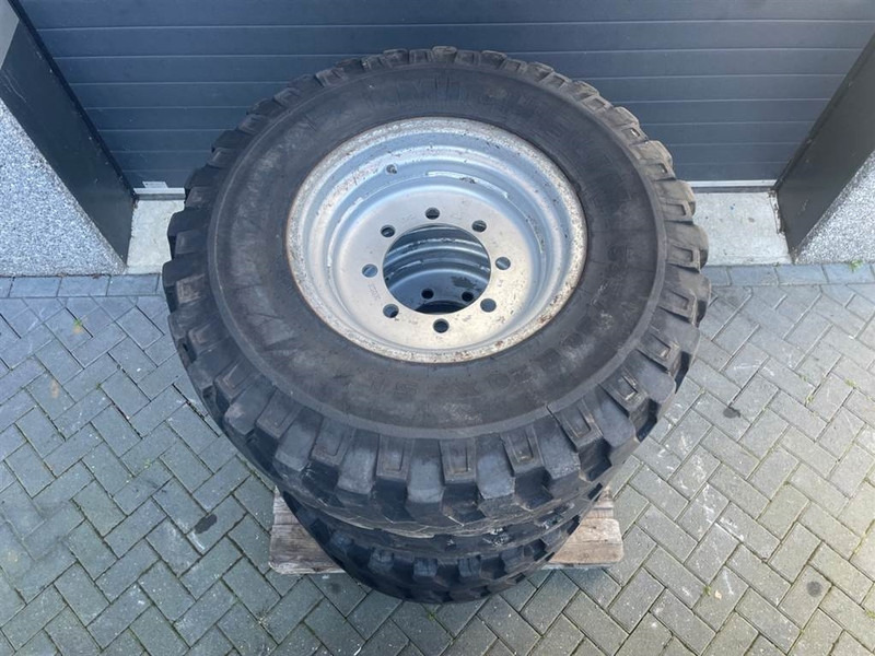 Atlas AR65-Michelin 335/80R20 (12.5R20)-Tire/Reifen/Band - Шини і диски в категорії Будівельна техніка: фото 5 Atlas AR65-Michelin 335/80R20 (12.5R20)-Tire/Reifen/Band - Шини і диски в категорії Будівельна техніка: фото 5