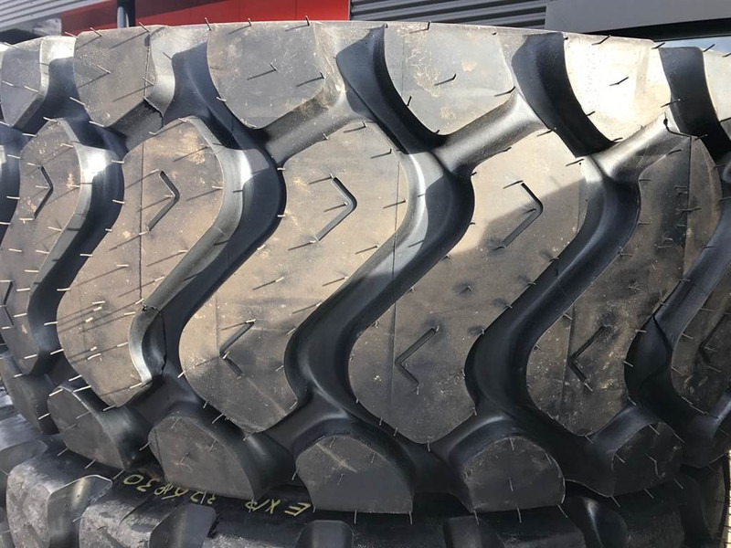 Banden/Reifen/Tires 26.5R25 XHA - Tyre/Reifen/Band - Шини і диски в категорії Будівельна техніка: фото 5 Banden/Reifen/Tires 26.5R25 XHA - Tyre/Reifen/Band - Шини і диски в категорії Будівельна техніка: фото 5