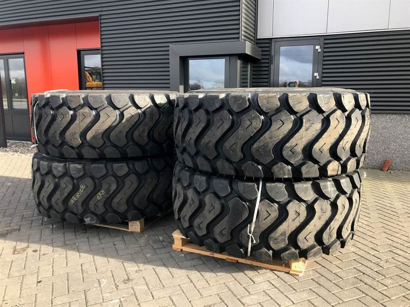 Banden/Reifen/Tires 26.5R25 XHA - Tyre/Reifen/Band - Шини і диски в категорії Будівельна техніка: фото 1 Banden/Reifen/Tires 26.5R25 XHA - Tyre/Reifen/Band - Шини і диски в категорії Будівельна техніка: фото 1