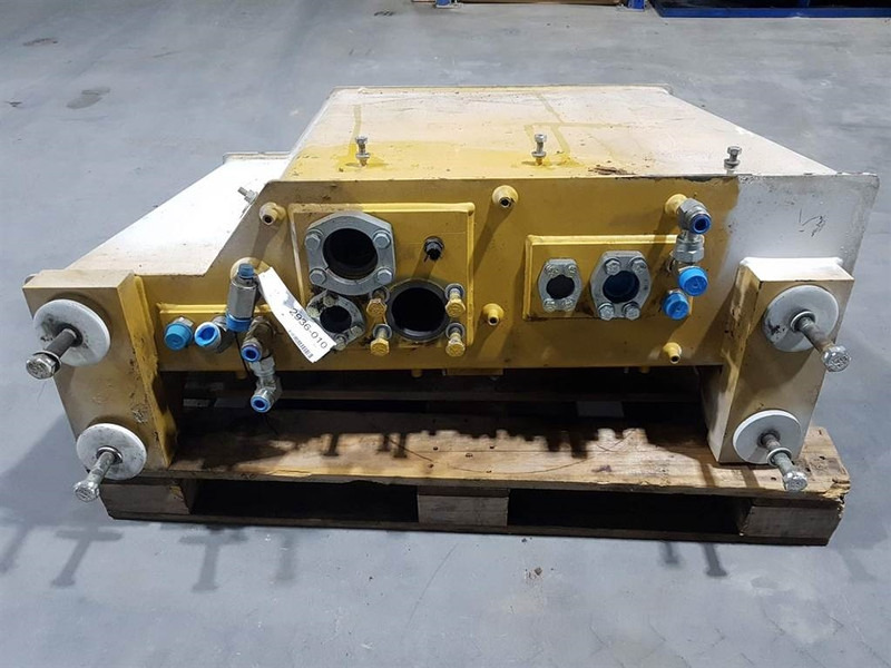 Cat 950H - Tank/Behälter/Reservoir - Гідравліка: фото 5 Cat 950H - Tank/Behälter/Reservoir - Гідравліка: фото 5