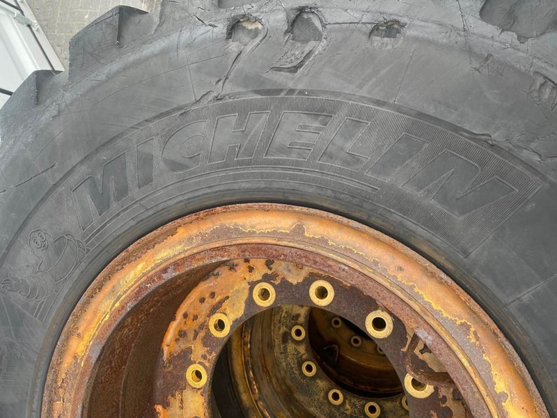 Hyundai HL740-9-Michelin 20.5R25-Tire/Reifen/Band - Шини і диски в категорії Будівельна техніка: фото 4 Hyundai HL740-9-Michelin 20.5R25-Tire/Reifen/Band - Шини і диски в категорії Будівельна техніка: фото 4