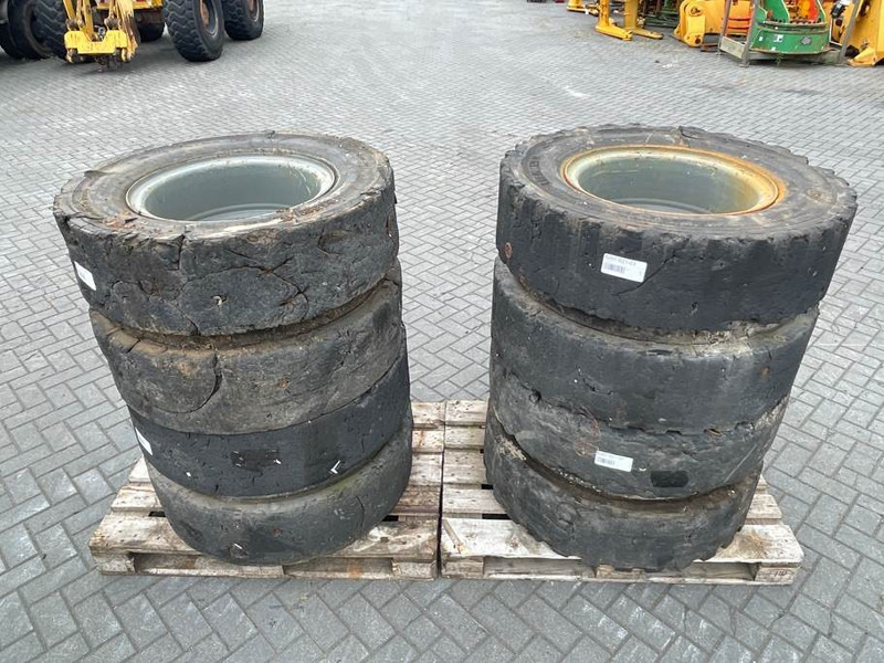 Liebherr 10.00-20 - Tire/Reifen/Band - Шини і диски в категорії Будівельна техніка: фото 1 Liebherr 10.00-20 - Tire/Reifen/Band - Шини і диски в категорії Будівельна техніка: фото 1