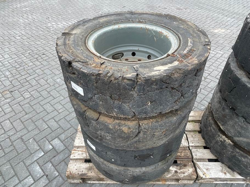 Liebherr 10.00-20 - Tire/Reifen/Band - Шини і диски в категорії Будівельна техніка: фото 4 Liebherr 10.00-20 - Tire/Reifen/Band - Шини і диски в категорії Будівельна техніка: фото 4