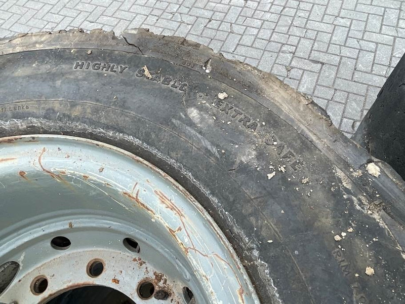 Шини і диски в категорії Будівельна техніка Liebherr 10.00-20 - Tire/Reifen/Band: фото 9 Шини і диски в категорії Будівельна техніка Liebherr 10.00-20 - Tire/Reifen/Band: фото 9