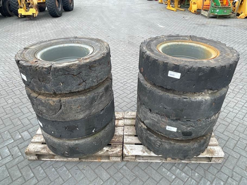 Liebherr 10.00-20 - Tire/Reifen/Band - Шини і диски в категорії Будівельна техніка: фото 1 Liebherr 10.00-20 - Tire/Reifen/Band - Шини і диски в категорії Будівельна техніка: фото 1