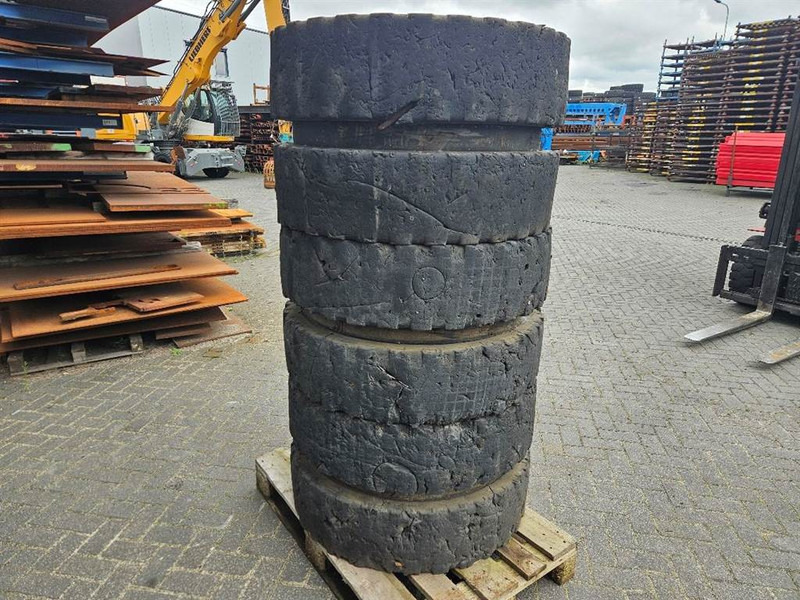 Liebherr 10.00-20 - Tire/Reifen/Band - Шини і диски в категорії Будівельна техніка: фото 3 Liebherr 10.00-20 - Tire/Reifen/Band - Шини і диски в категорії Будівельна техніка: фото 3