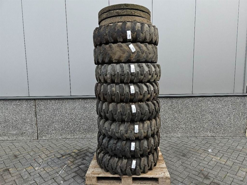 Liebherr A924B-Athletik 10.00-20-Tire/Reifen/Band - Шини і диски в категорії Будівельна техніка: фото 1 Liebherr A924B-Athletik 10.00-20-Tire/Reifen/Band - Шини і диски в категорії Будівельна техніка: фото 1