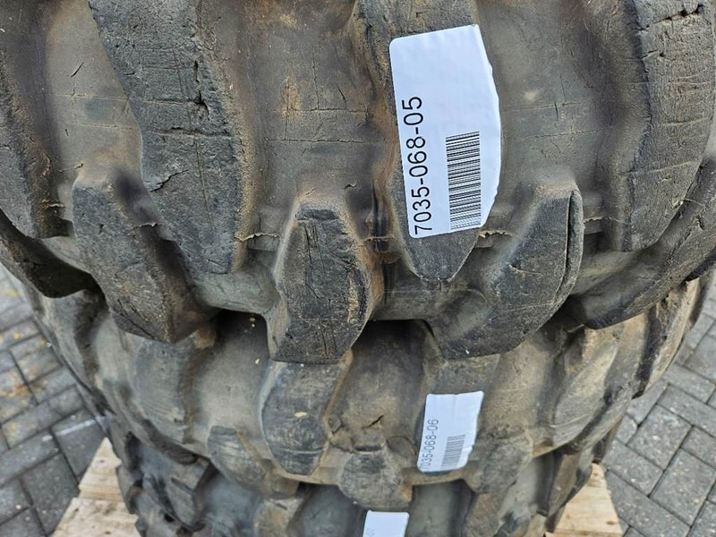 Liebherr A924B-Athletik 10.00-20-Tire/Reifen/Band - Шини і диски в категорії Будівельна техніка: фото 3 Liebherr A924B-Athletik 10.00-20-Tire/Reifen/Band - Шини і диски в категорії Будівельна техніка: фото 3