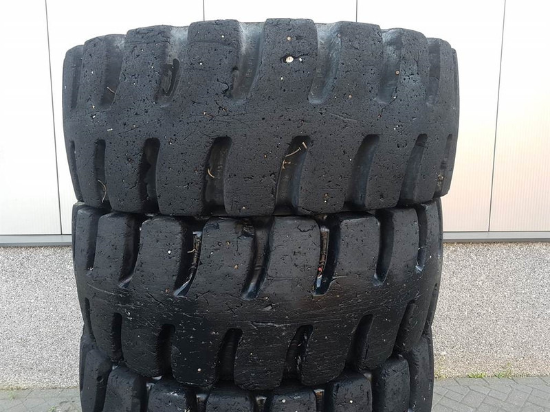 Liebherr L514 Stereo-Goodyear 17.5R25-Tire/Reifen/Band - Шина в категорії Будівельна техніка: фото 3 Liebherr L514 Stereo-Goodyear 17.5R25-Tire/Reifen/Band - Шина в категорії Будівельна техніка: фото 3