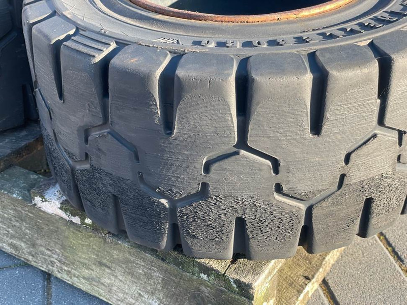 Linde -Trelleborg 200/50-10-Tire/Reifen/Band - Шини і диски в категорії Будівельна техніка: фото 3 Linde -Trelleborg 200/50-10-Tire/Reifen/Band - Шини і диски в категорії Будівельна техніка: фото 3