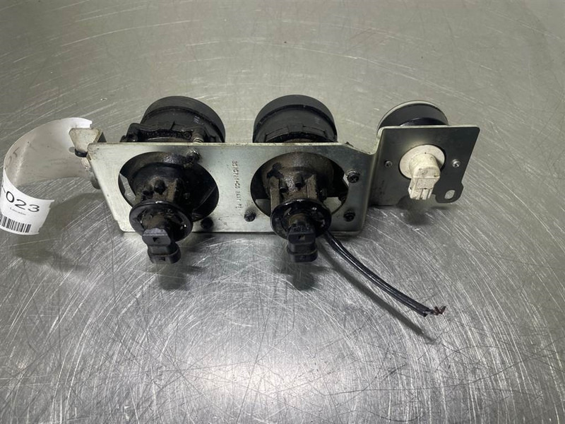Mecalac 12MTX-5170184/5170185/5170186-Light/Leuchte - Електрична система в категорії Будівельна техніка: фото 5 Mecalac 12MTX-5170184/5170185/5170186-Light/Leuchte - Електрична система в категорії Будівельна техніка: фото 5