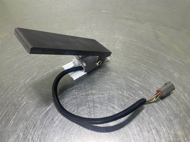 Mecalac 12MTX-5270656-Gas pedal - Кабіна й інтер'єр в категорії Будівельна техніка: фото 1 Mecalac 12MTX-5270656-Gas pedal - Кабіна й інтер'єр в категорії Будівельна техніка: фото 1