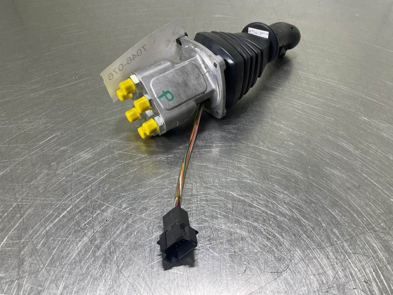 Електрична система в категорії Будівельна техніка Mecalac 12MTX-5360463-Joystick/Steuergriff: фото 6 Електрична система в категорії Будівельна техніка Mecalac 12MTX-5360463-Joystick/Steuergriff: фото 6