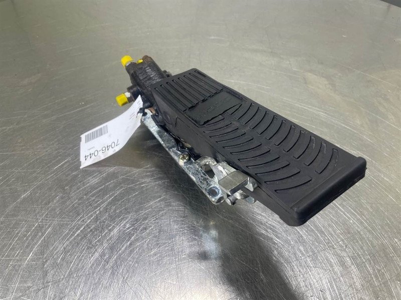 Mecalac 12MTX-5360657-Brake valve/Bremsventile/Remventiel - Гідравліка в категорії Будівельна техніка: фото 5 Mecalac 12MTX-5360657-Brake valve/Bremsventile/Remventiel - Гідравліка в категорії Будівельна техніка: фото 5