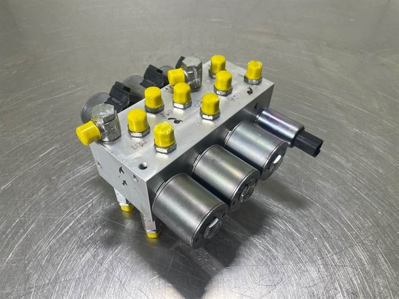 Mecalac 12MTX-6090401-Servo valve/Servoventil/Servoventiel - Гідравліка в категорії Будівельна техніка: фото 4 Mecalac 12MTX-6090401-Servo valve/Servoventil/Servoventiel - Гідравліка в категорії Будівельна техніка: фото 4