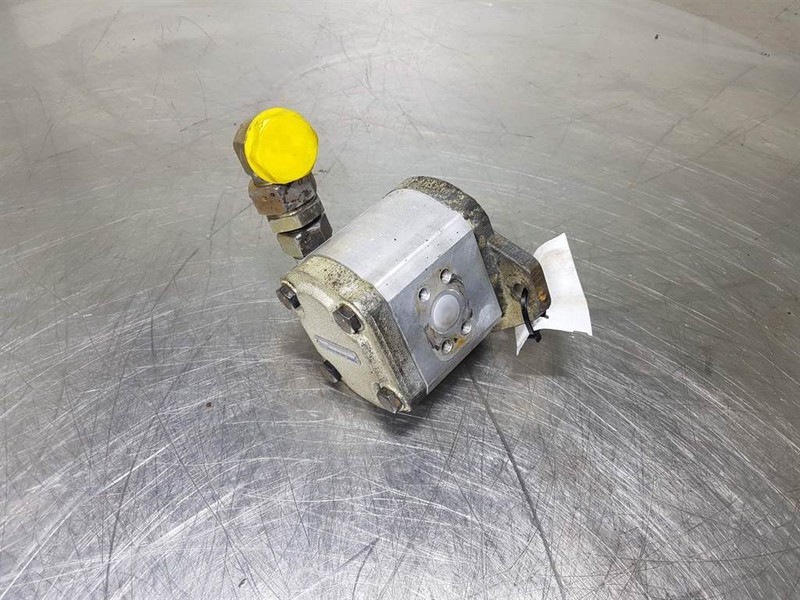 O & K L20I-Haldex W15A1-33-R-5-K-06-N-N-Gearpump - Гідравліка: фото 2 O & K L20I-Haldex W15A1-33-R-5-K-06-N-N-Gearpump - Гідравліка: фото 2