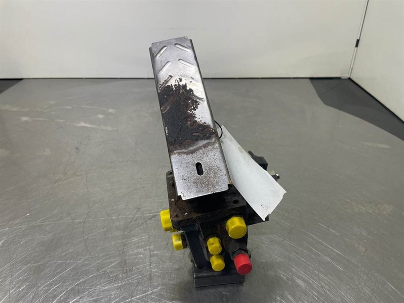 O & K L25.5-Safim 191826/FP3-Brake pedal/Bremspedal - Кабіна й інтер'єр в категорії Будівельна техніка: фото 1 O & K L25.5-Safim 191826/FP3-Brake pedal/Bremspedal - Кабіна й інтер'єр в категорії Будівельна техніка: фото 1