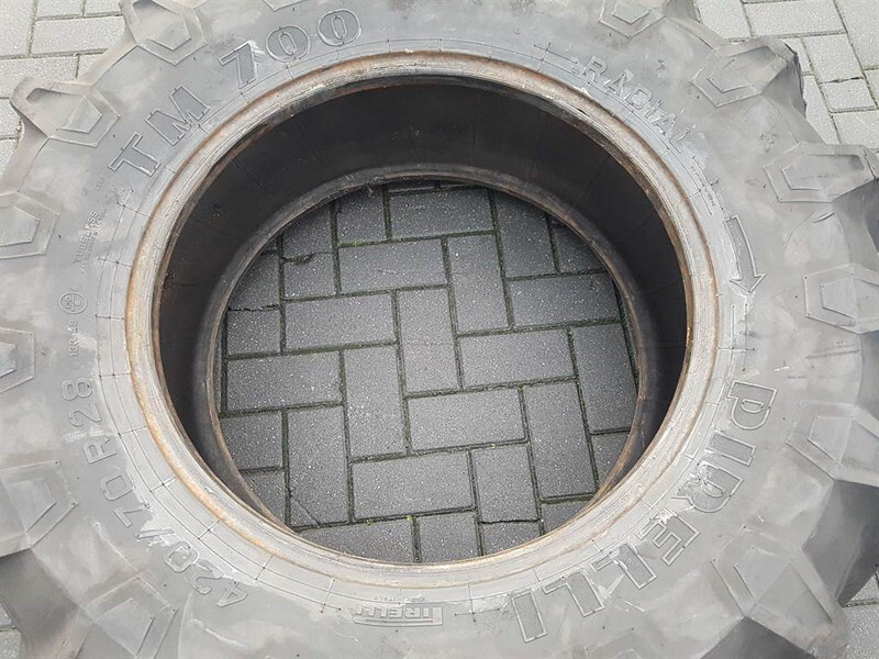 Pirelli 420/70R28-Tire/Reifen/Band - Шини і диски в категорії Будівельна техніка: фото 4 Pirelli 420/70R28-Tire/Reifen/Band - Шини і диски в категорії Будівельна техніка: фото 4