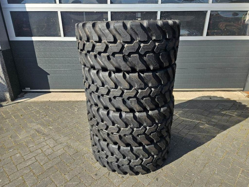 SWT 400/70R20 *NEW* - Tire/Reifen/Band - Шини і диски в категорії Будівельна техніка: фото 1 SWT 400/70R20 *NEW* - Tire/Reifen/Band - Шини і диски в категорії Будівельна техніка: фото 1