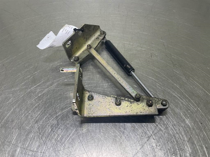 Schaeff SKL834-0451019030-Hinge right/Scharnier - Рама/ Шасі в категорії Будівельна техніка: фото 3 Schaeff SKL834-0451019030-Hinge right/Scharnier - Рама/ Шасі в категорії Будівельна техніка: фото 3