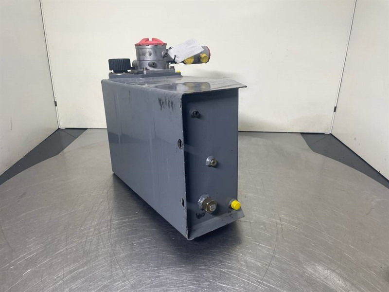 Schaeff SKL834-6452013001-Tank/Behälter/Reservoir - Гідравліка в категорії Будівельна техніка: фото 4 Schaeff SKL834-6452013001-Tank/Behälter/Reservoir - Гідравліка в категорії Будівельна техніка: фото 4