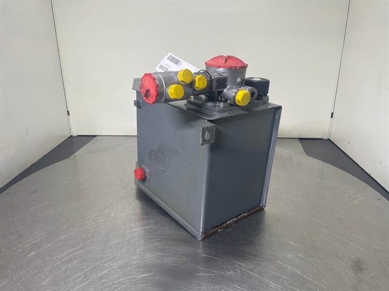 Schaeff SKL834-6452013001-Tank/Behälter/Reservoir - Гідравліка в категорії Будівельна техніка: фото 2 Schaeff SKL834-6452013001-Tank/Behälter/Reservoir - Гідравліка в категорії Будівельна техніка: фото 2